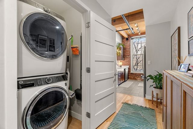 130 John St 350, Lowell, MA 01852