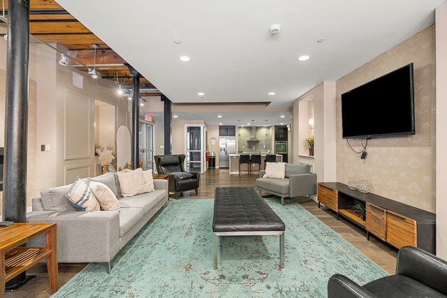 130 John St 350, Lowell, MA 01852