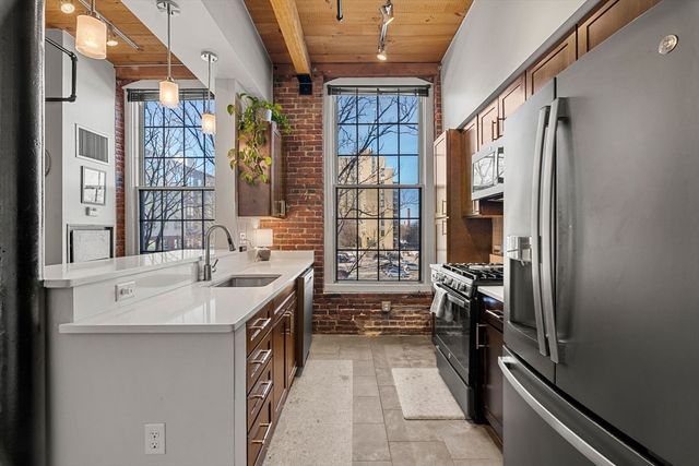 130 John St 350, Lowell, MA 01852