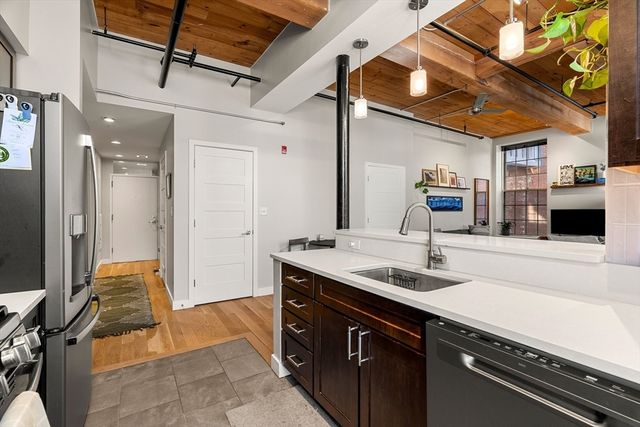 130 John St 350, Lowell, MA 01852