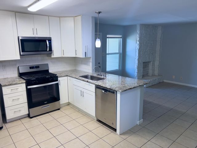 9703 Roxanna DR B, Austin, TX 78748