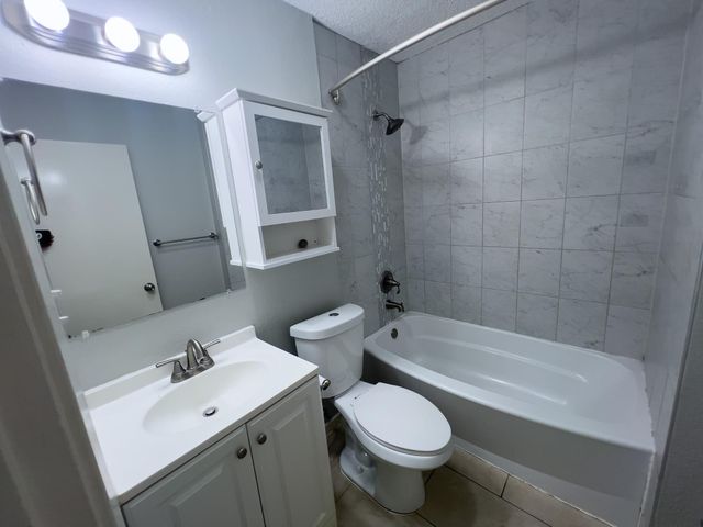 9703 Roxanna DR B, Austin, TX 78748