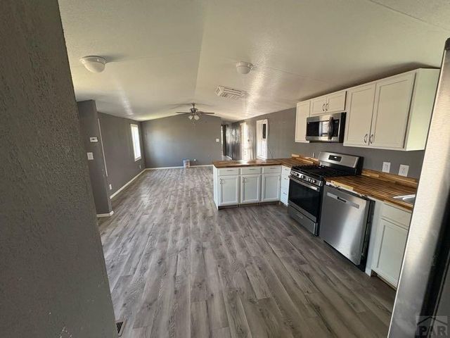 129 E Countryside Dr, Pueblo West, CO 81007