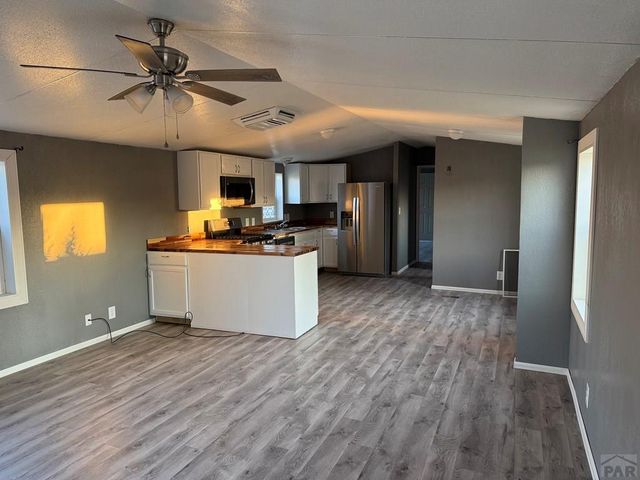 129 E Countryside Dr, Pueblo West, CO 81007