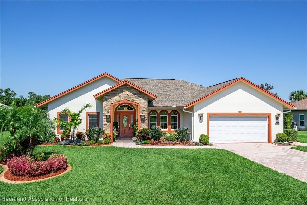 5017 Magnolia Place, Sebring, FL 33872