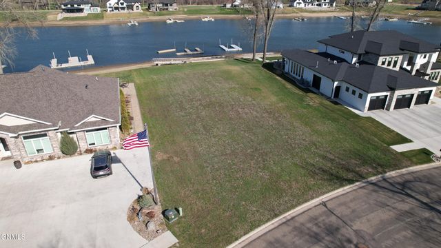 2819 Shoreline Circle, Bismarck, ND 58504 property photo