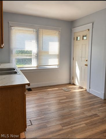 15811 Huntmere Avenue, Cleveland, OH 44110