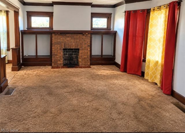 15811 Huntmere Avenue, Cleveland, OH 44110