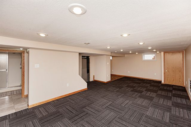 7205 SW 14th Street, Des Moines, IA 50315