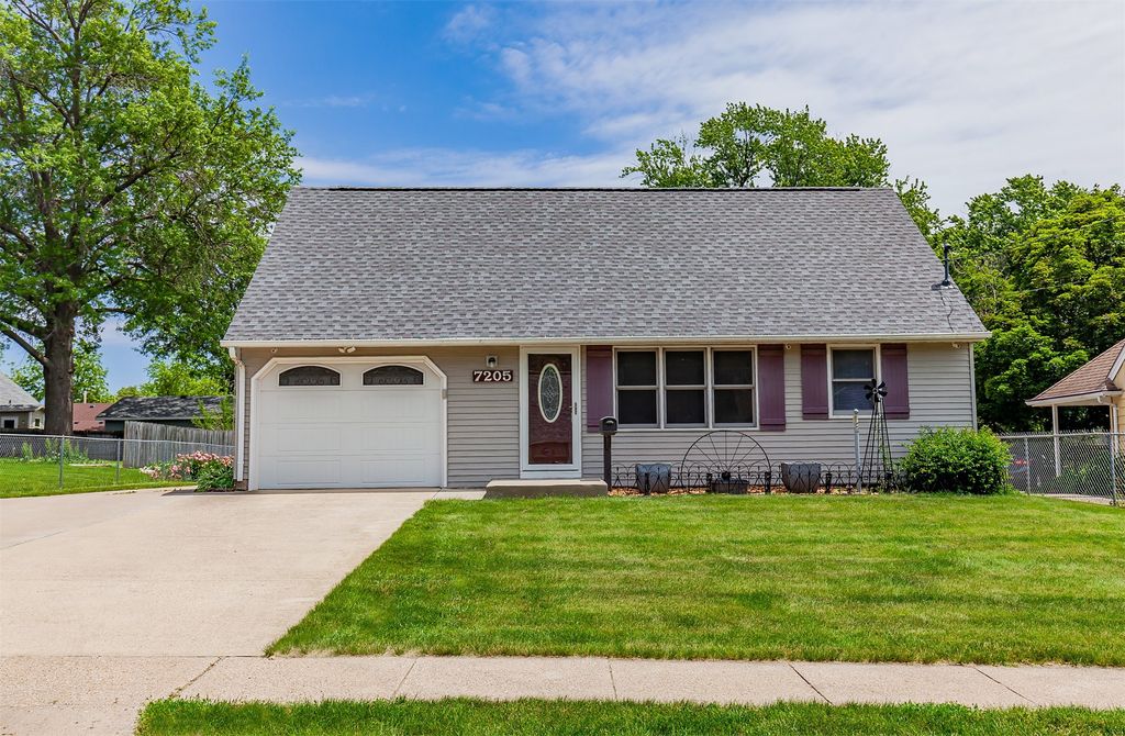 7205 SW 14th Street, Des Moines, IA 50315