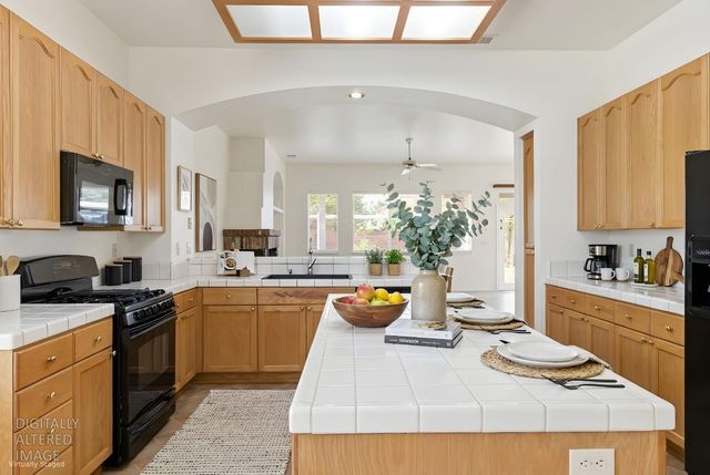 8087 Bothwell Dr, Sacramento, CA 95829