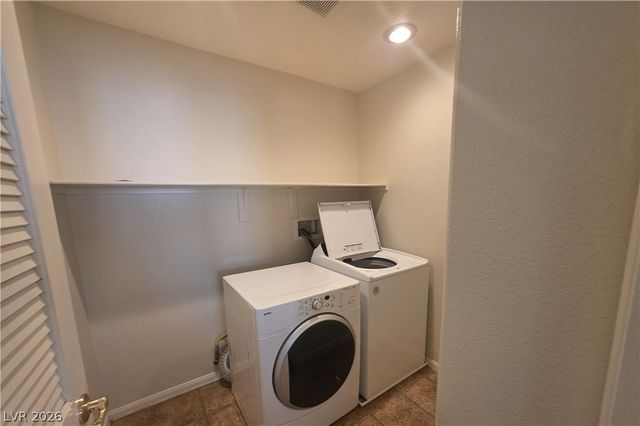 8660 Diamond Sand Avenue, Las Vegas, NV 89178