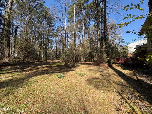 824 Ravenwood Drive, Raleigh, NC 27606