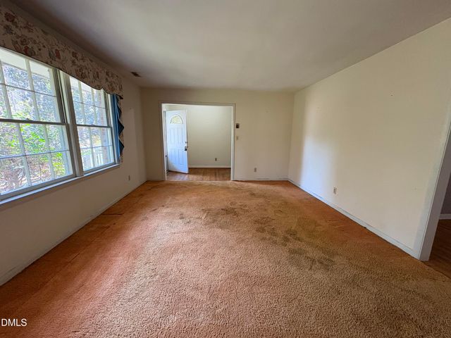 824 Ravenwood Drive, Raleigh, NC 27606