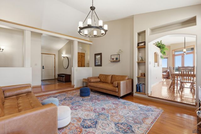 5423 BARBERRY CT, Rapid City, SD 57702