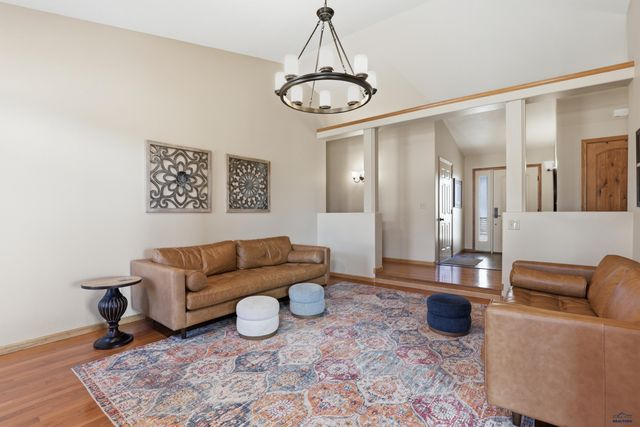 5423 BARBERRY CT, Rapid City, SD 57702