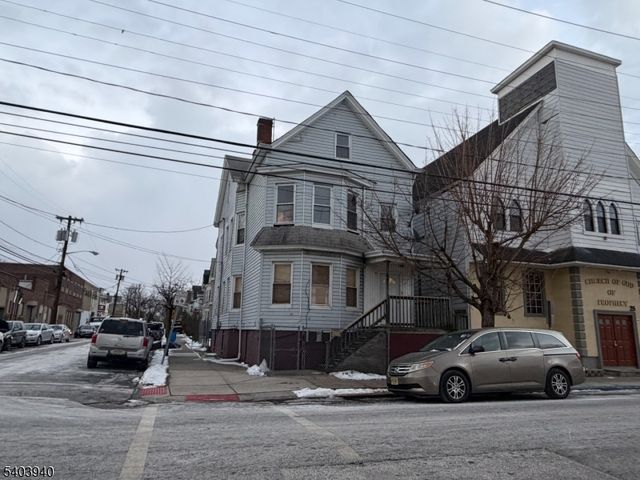 21 Graham Ave, Paterson City, NJ 07524