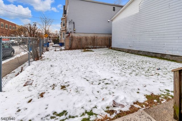 21 Graham Ave, Paterson City, NJ 07524