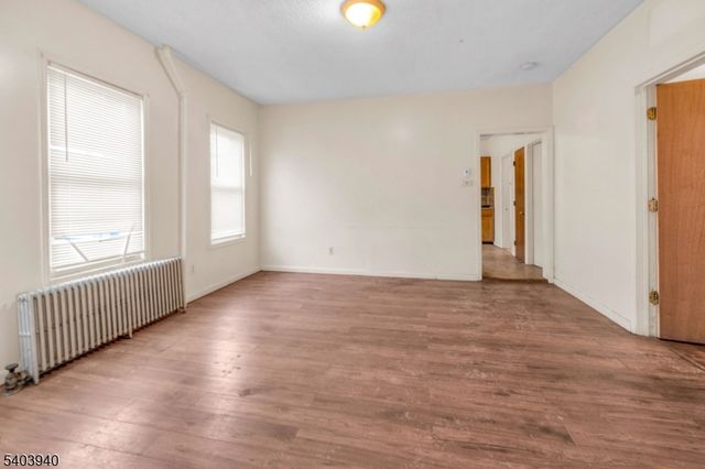 21 Graham Ave, Paterson City, NJ 07524