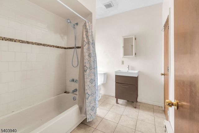 21 Graham Ave, Paterson City, NJ 07524