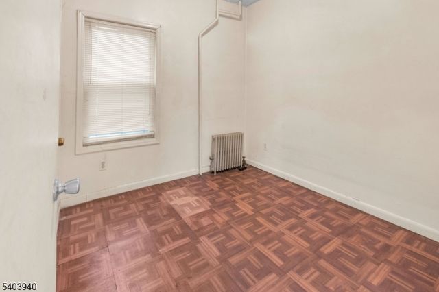 21 Graham Ave, Paterson City, NJ 07524