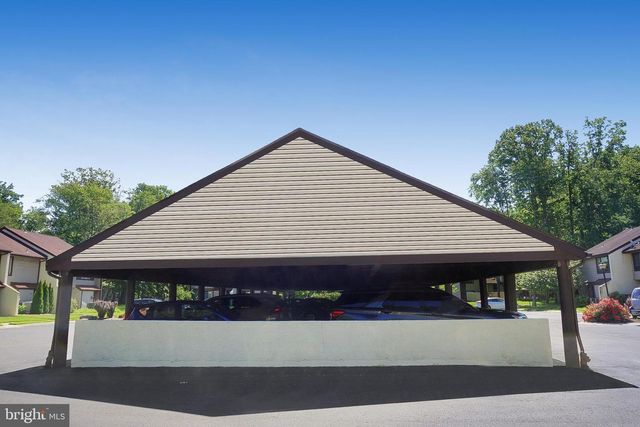 27 W AZALEA LN, Mount Laurel, NJ 08054