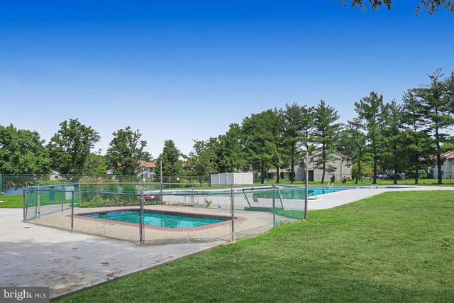 27 W AZALEA LN, Mount Laurel, NJ 08054