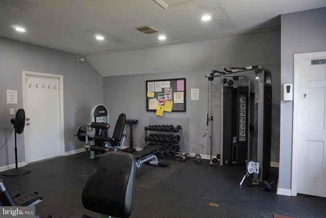 27 W AZALEA LN, Mount Laurel, NJ 08054
