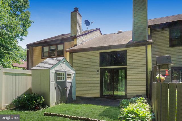 27 W AZALEA LN, Mount Laurel, NJ 08054