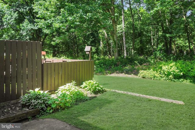 27 W AZALEA LN, Mount Laurel, NJ 08054