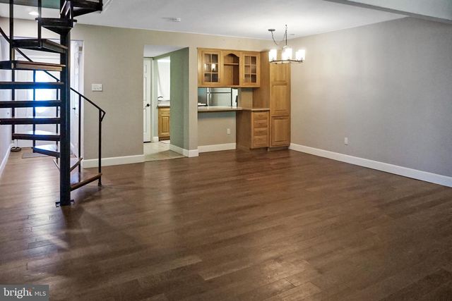 27 W AZALEA LN, Mount Laurel, NJ 08054