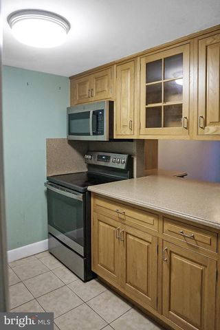 27 W AZALEA LN, Mount Laurel, NJ 08054