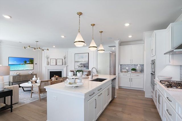 719 Alberta Avenue, Oswego, IL 60543