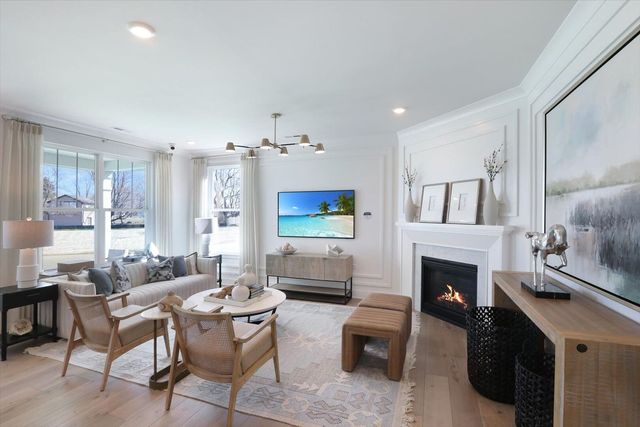 719 Alberta Avenue, Oswego, IL 60543