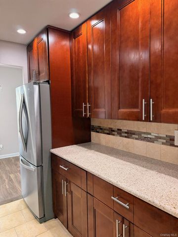 25 Trinity Place 3M, New Rochelle, NY 10805