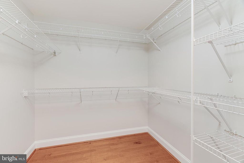 Image 18 of property listing at 1021 N GARFIELD #327, Arlington, VA 22201