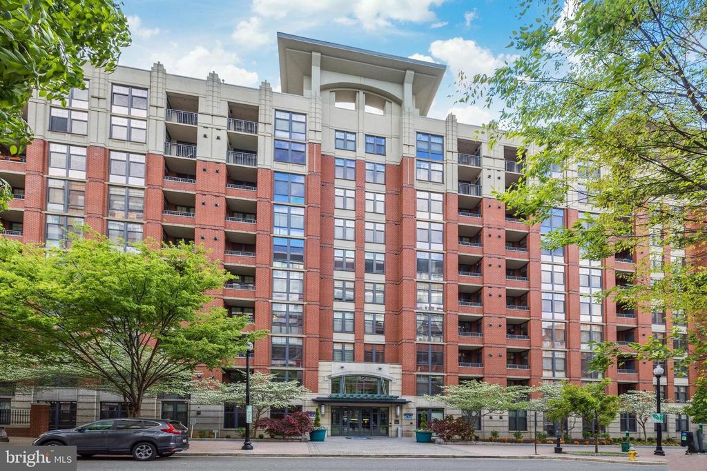 Image 27 of property listing at 1021 N GARFIELD #327, Arlington, VA 22201