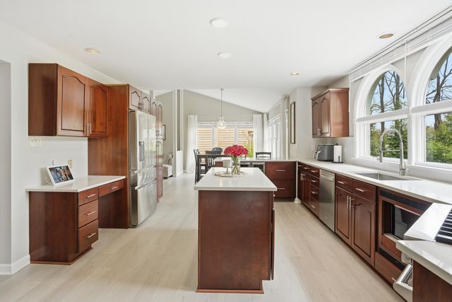 408 Westchester Lane, Valparaiso, IN 46385