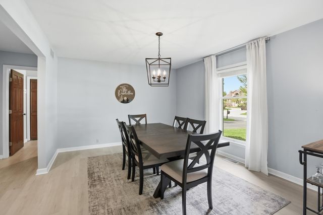 408 Westchester Lane, Valparaiso, IN 46385