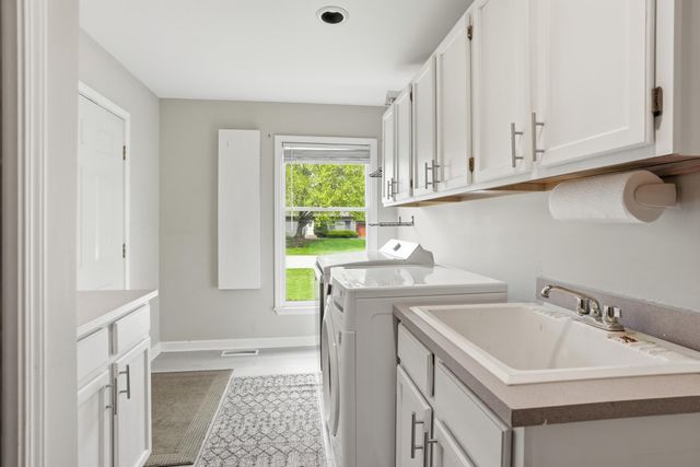 408 Westchester Lane, Valparaiso, IN 46385