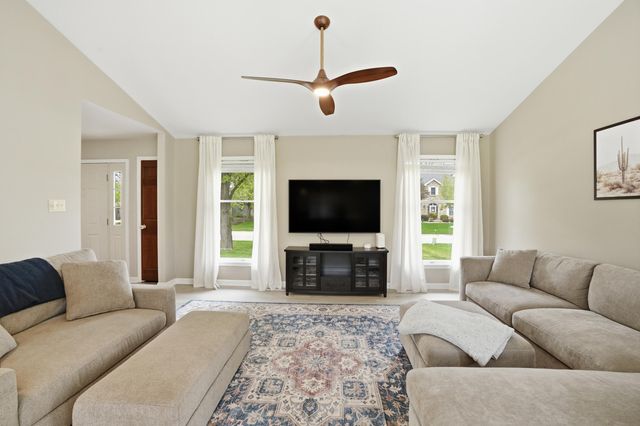 408 Westchester Lane, Valparaiso, IN 46385