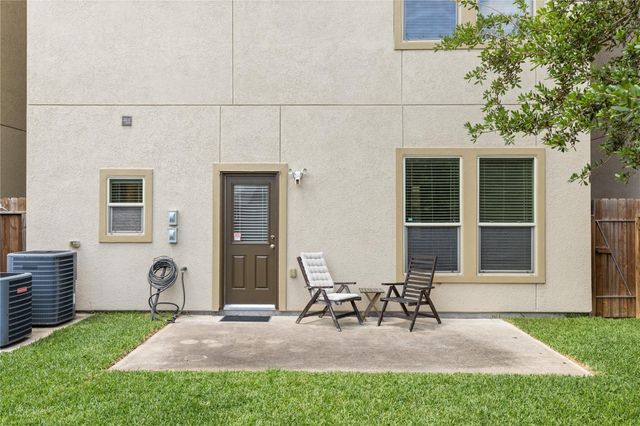 10204 Spring Shadows Park Circle, Houston, TX 77080