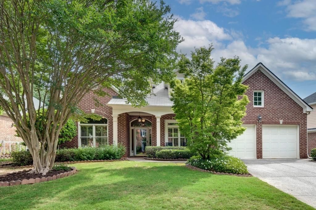 Image 1 of property listing at 1558 Reserve Circle, Decatur, GA 30033