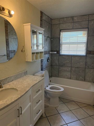 4818 NW Williams, Lawton, OK 73505