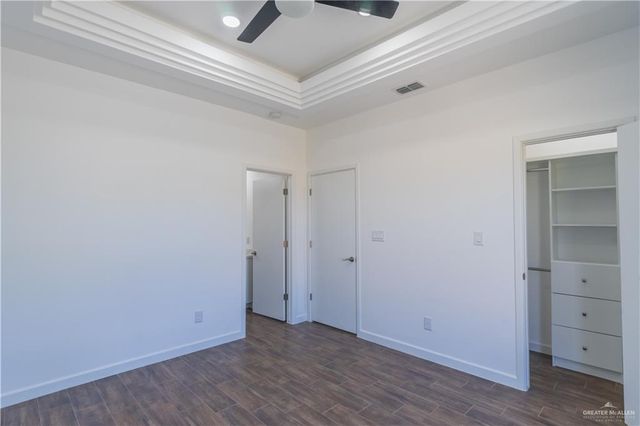 10825 N Sugar Bear Drive, Edinburg, TX 78541