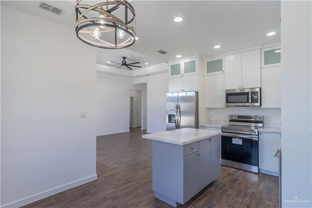 10825 N Sugar Bear Drive, Edinburg, TX 78541