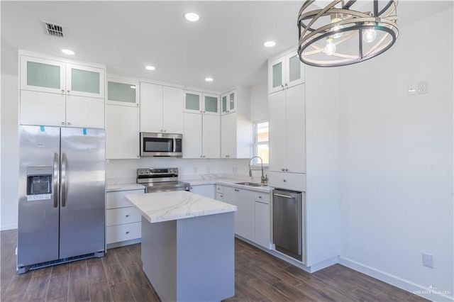 10825 N Sugar Bear Drive, Edinburg, TX 78541