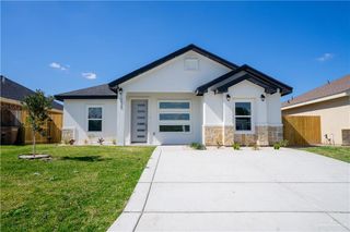 10825 N Sugar Bear Drive, Edinburg, TX 78541