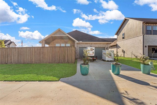 12011 Canal View Boulevard, Mont Belvieu, TX 77523