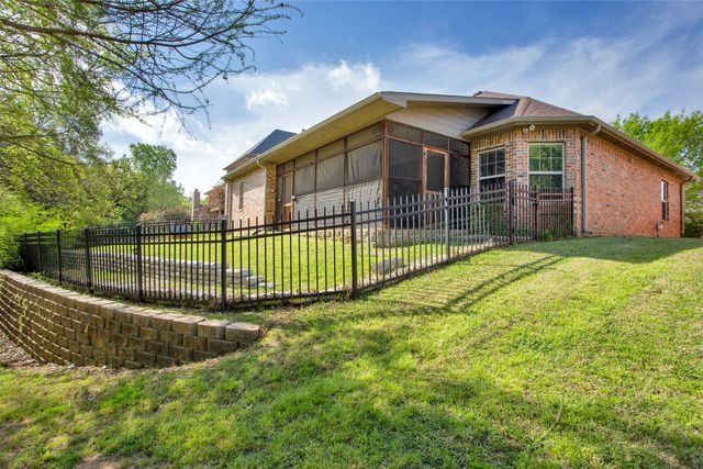 2111 Renaissance Drive, Denison, TX 75020